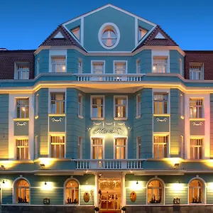 4* Szálloda Nestroy