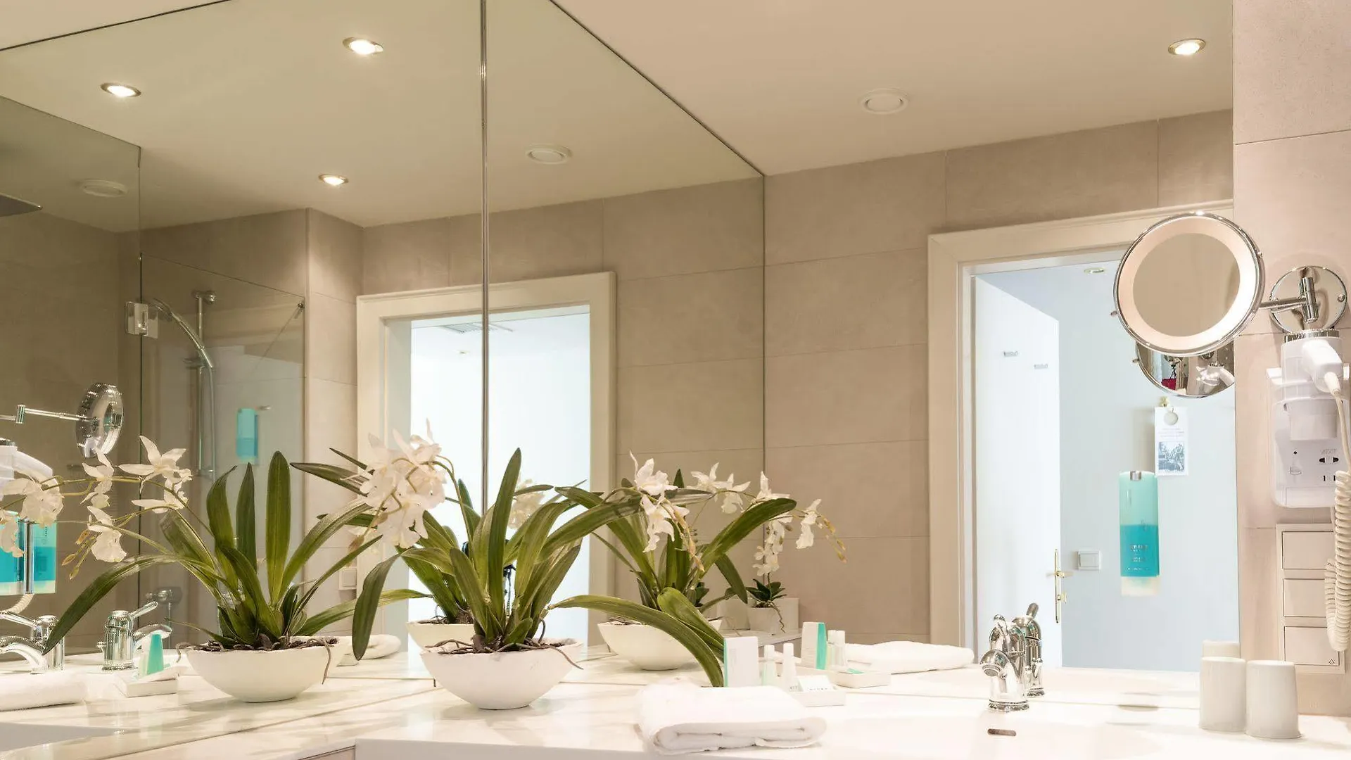 Elaya Hotel Vienna City Center 4*,