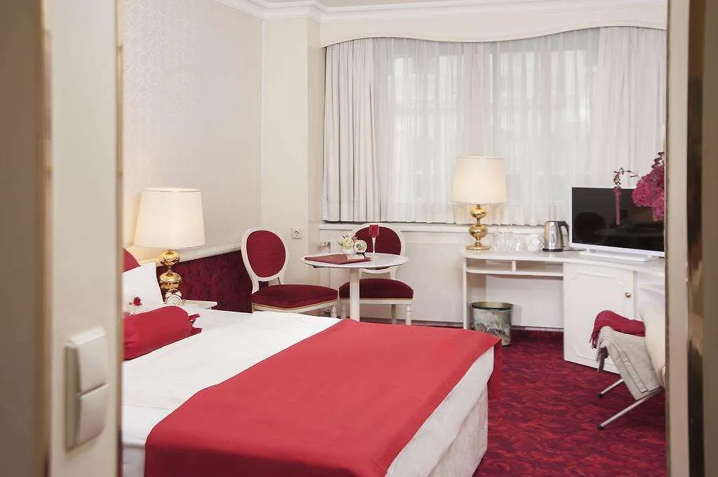 Elaya Hotel Vienna City Center 4*,